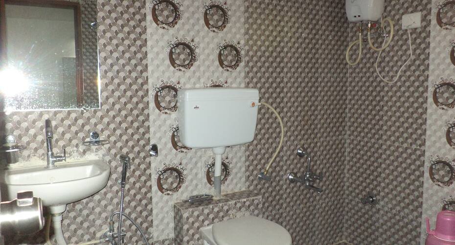 Hotel Saari Residency, Ahmedabad 5